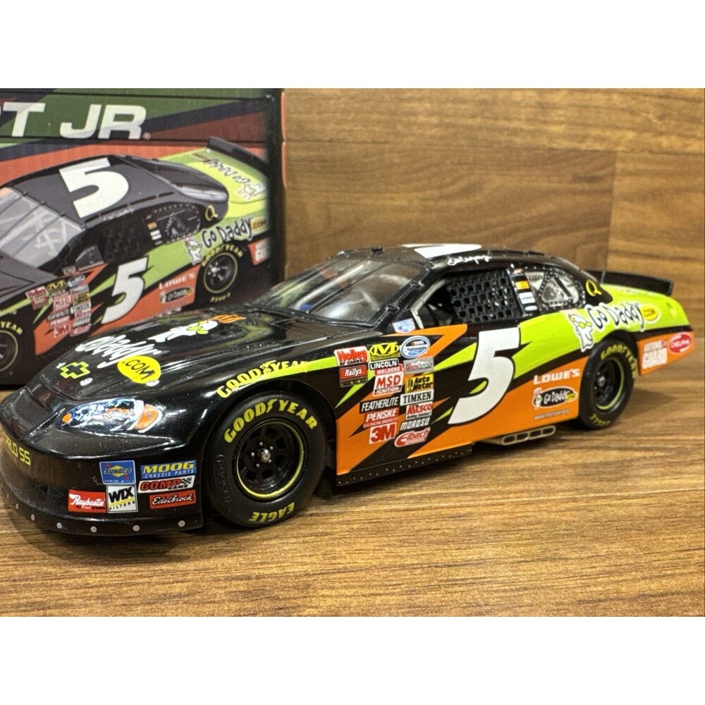 1:24 2008 ACTION #5 GODADDY.COM MONTE CARLO DALE EARNHARDT JR 1 Of 6,770 - Picture 2 of 15